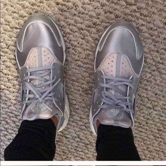 Nike - Picture 3 of 3